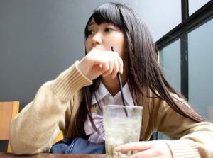 S●Eの元センターに似てるって言われます！！巨根を頬張ってザーメン射精ｗｗ