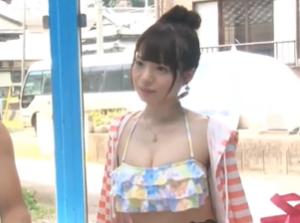 夏休み中の友達同士の男女が「素股マッサージ」体験！！！性器をこすり合わせて燃え上がった