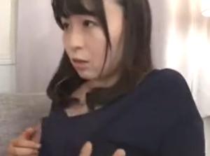 会社の同僚に飲み干されちまった嫁の母乳 羽月希wwwおばさんが旦那の同僚に寝取られる！