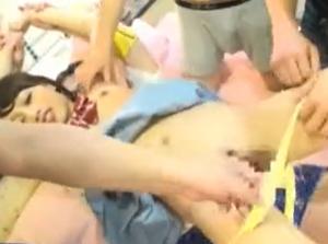 個人撮影 都心繁華街22時☆未満!!獣のようにハメ狂う乱交ファック！