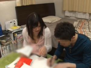 ド淫乱に豹変！！超巨乳過ぎるボクの家庭教師は…！思春期チンポの肉欲を中出しで解消！
