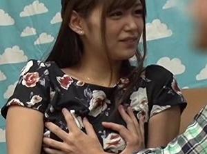 街中で声を掛けた綺麗で心優しいOLさんが素股でセックス指南！wバキバキチンポを離さない好きモノｗ