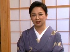親戚のおばさん 伊藤まい！！絡みあう濃厚中出しセックス！
