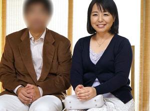 初撮り五十路妻ドキュメント 戸田さつき！妻とそれを見守り大興奮の夫！
