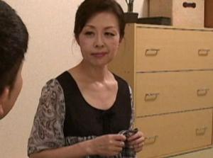 六十路隔世近親相姦！！マンコを濡らし若チンポに