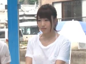 夏休み中の友達同士の男女が「素股マッサージ」性的快楽に夢中な騎乗位ファックｗ