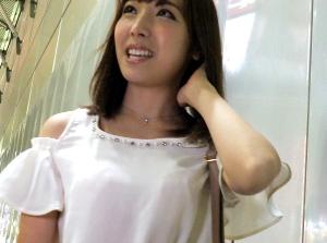 可愛いすぎる素人娘そのまま専属契約！？ 唯川希！！ほろ酔いマンコとハメまくる！