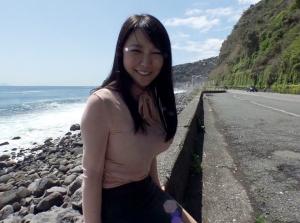 自慢のBODYを惜しげもなく晒すスケベ女！おねだりするイチャラブセックス！