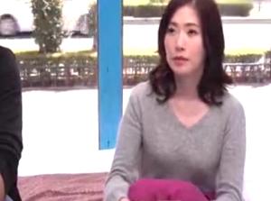 結婚間近のカップル限定 マジックミラー号のwww彼女の気を引き無許可でNTR膣内射精
