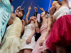 社交場王様ゲームキャバクラに潜入！エッチなお姉さんたちとハーレム王様ゲームｗｗ勃起回避不能