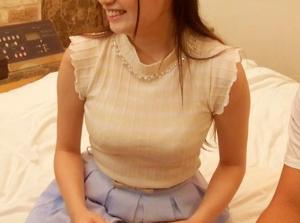 終電を逃した男女の友達はラブホテルで2人っきり！賞金でるのに巨乳おっぱいに負けｗｗ