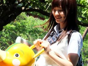 お散歩企画’第2弾は天使もえさん！！》激カワ制服娘とお散歩デート！