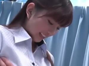 街中で声を掛けた心優しい新卒社会人OLが童貞くんを赤面筆おろし！なんと初体験のお相手まで！