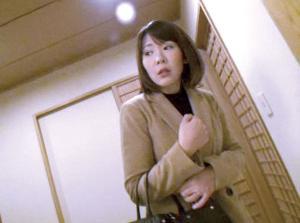 羞恥心と背徳感…葛藤する人妻は夫の寝取られ願望を叶えられるのか！セックスで新たな快楽に目覚める