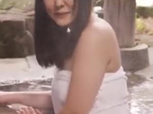 僕にはもったいないくらい可愛いくて美肌な彼女!!行きずりの男と即ハメセックス！