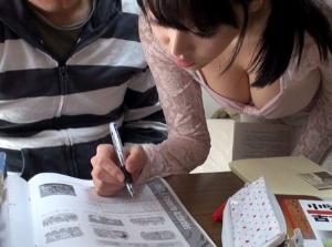 家庭教師を親がいない時に自宅で！！性欲暴走して押し倒しそのまま中出し！勃起回避不能