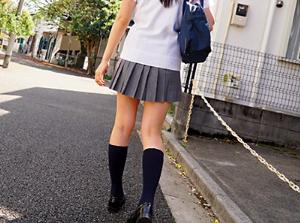 あなたが持つ隠れ願望実現します！！制服美少女を自宅まで追跡！