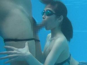 競泳水着のハミ乳ハミ尻のインストラクター！水中おしゃぶりが炸裂