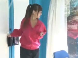 日焼けと筋肉で引き締まった美尻！！挿入され夢中でハメまくる！