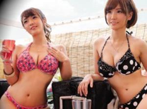 ビキニギャル2人組をお持ち帰り！！泥酔マンコと乱交セックス！マジでエロすぎる