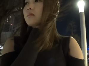 ヤレそうな雰囲気を醸し出す若妻をターゲットにナンパ！中に出し懇願！