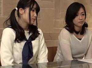 犯●れる娘を助けながら自分も発情！！親子そろって狂乱絶頂３Ｐファック！