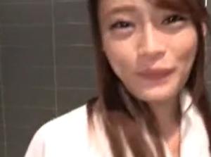 生徒を誘惑するヤリマン女教師w美乳おっぱいギャル先生とハメ撮り