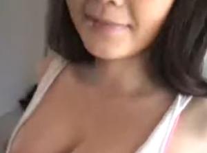 巨乳美人が魅せる数々の痴態とオッパイと本気セックス模様。w誘惑する人妻が業者のおじさんとSEX