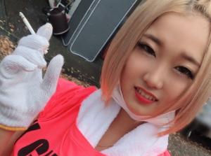 バイトのギャル軟派!!大股開きでオナニー♡変