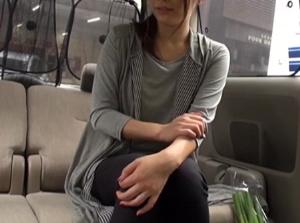 人妻が買い物途中にAVデビュー！！快楽に悶え狂う寝取り！マジでえろすぎｗ