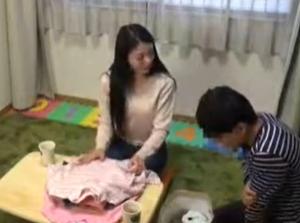 マル秘隠し撮り映像流出！！ wwwムチムチ巨乳おっぱい若妻がエロいｗ