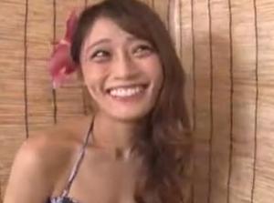 【海の家ナンパ】 「挿れようとしてる～」って可愛く拒否るから調子に乗って ww水着美女に徐々にエロい事して膣内射精ｗｗ