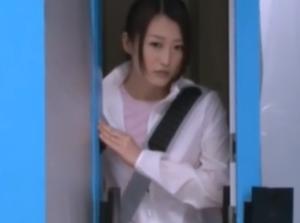 ママさんバレー帰りの汗ばむカラダを辱めストレッチ体験！刺激され他人棒を挿入される！