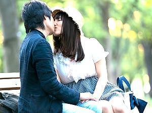 イチャついているカップル！！寝取りセックス！マジでエロすぎる
