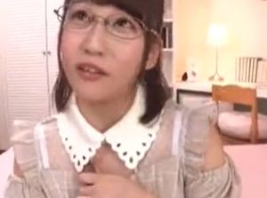 地味で清楚系な文学美女限定ナンパ！w乳おっぱいが膣内射精