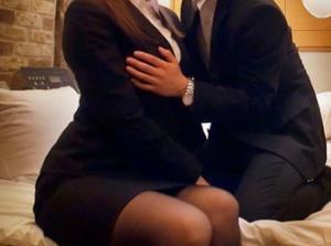 人妻OLは後輩男子社員とラブホテルで2人っきり！！浮気交尾…寝取られ中出しされる不貞妻！