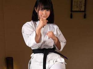 デカ尻美少女格闘家 浅田結梨 19歳！チンポを捉えて離さない！
