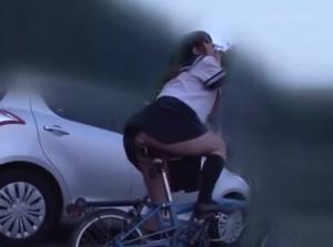 自転車の椅子に媚薬を塗られ！サドルオナニーをしてレイプｗがちでえろすぎｗｗｗ