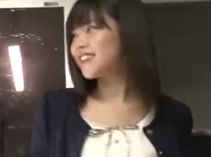 友達関係のリアル素人大学生が日本一エロ～い車MM号の中で!!流されセックスするのかモニタリング！