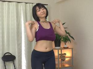 乳が素敵な女たちのストリップ！おっぱいの肉感がエロ