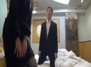 終電間際の社会人男女に突撃交渉！！不貞ファックで悶え狂い