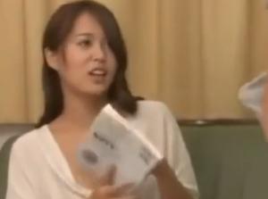 もうヤメて！と逃げる義姉を追いかけハメまくる！家中追い回し中出しされる姉弟ファック！
