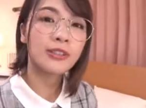 地味で清楚系な文学美女限定ナンパ！ww筆おろしに興味津々ｗ