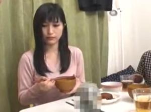 コタツの中で隣の父に内緒で義母のマ○コに悪戯してたらエスカレート!!イタズラ＆膣内射精される