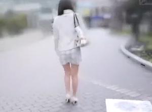 悪質シロウトナンパ素股だけって言ったのに！！快楽で濡れたマンコにチンポ挿入ｗ