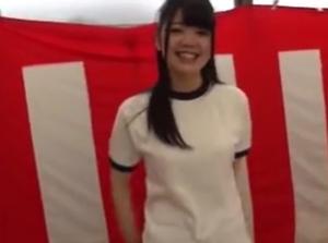 女子限定！早着替えゲーム風船を割ったら罰ゲームの中出し