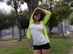 イキまくるビッチな巨乳お姉さん！オモチャでオナニーしちゃうｗｗｗ