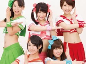 アイドル大乱交 私たち、お兄ちゃんたちとSEX！営業のためにカラダを使う