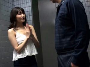 ノーブラで僕を誘惑する隣に引っ越してきたエッチな巨乳奥さんｗ隣に住んでるニートを肉バイブ扱い！