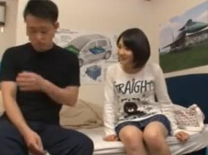 ボクに色々相談しに部屋にやってくる！年下美少女と素股しそのままチンポ挿入